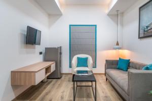 Posezení v ubytování SKYLA Studios & Suites - Jubilee Hills
