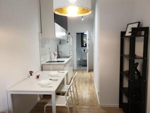 Zdjęcie z galerii obiektu Stadion Narodowy Warszawa UNIT ApartmentMini noclegi Super lokalizacja przy Metro MiniStudio with private banthroom w Warszawie