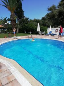 Bassein majutusasutuses Poseidon Suites by CorfuEscapes või selle lähedal