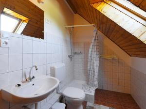 Kúpeľňa v ubytovaní Apartment Moni 1 by Interhome