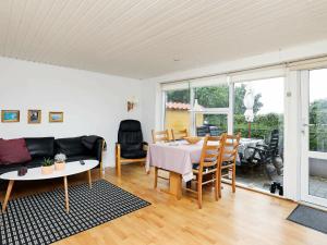 Posezení v ubytování 4 person holiday home in Nykøbing M-By Traum + 16 fotografií