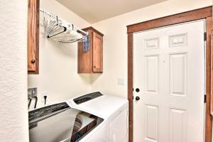 A bathroom at Gorgeous Twin Lakes Home with Deck Overlooking Mtns!