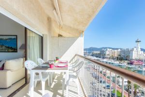 A balcony or terrace at Apart-rent Apartamento Port Grec 0161