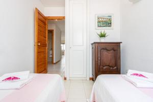 A bed or beds in a room at Apart-rent Apartamento Port Grec 0161