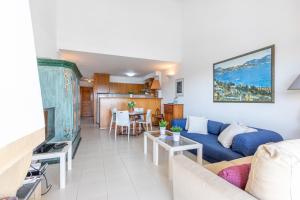 A kitchen or kitchenette at Apart-rent Apartamento Port Grec 0161