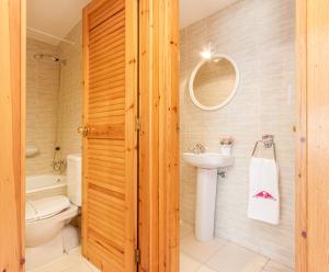 A bathroom at Apart-rent Apartamento Port Grec 0161