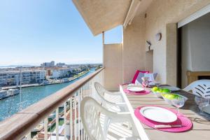 A balcony or terrace at Apart-rent Apartamento Port Grec 0161