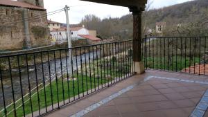 Zdjęcie z galerii obiektu Hostal Residencia El Mirador del Pedroso w mieście Barbadillo del Pez