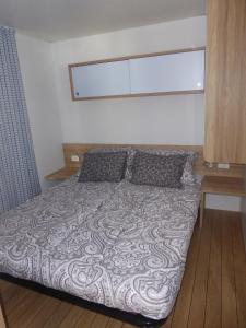Postel nebo postele na pokoji v ubytování Adriatic Blue Coast Mobile Home