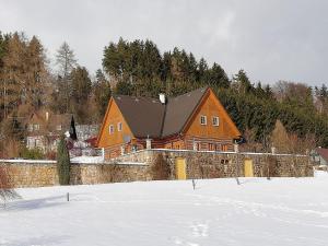 Private Pool Villa in Stupna v zime