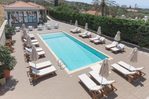 Piscine de l'établissement Elafonisos Resort ou située à proximité