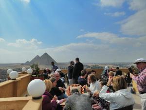 Gestir sem dvelja á Gardenia Pyramids View Inn - Rooftop