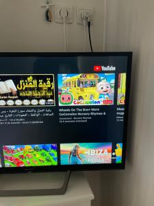 TV a/nebo společenská místnost v ubytování CHALET UP TO 5 PERSONS KNOKKE
