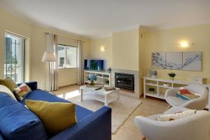 Μια τηλεόραση ή/και κέντρο ψυχαγωγίας στο Eagle Eye Villa