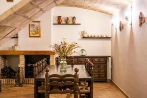 Posedenie v ubytovaní Casa Mirestany- Wonderful house with amazing views