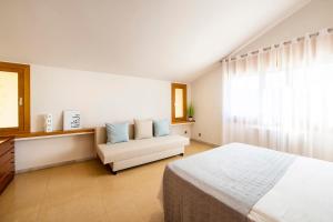 Posteľ alebo postele v izbe v ubytovaní Casa Mirestany- Wonderful house with amazing views