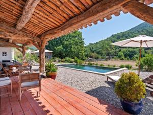 Bazén v ubytování Villa in Bargemon with Pool and Mountain Views nebo v jeho okolí