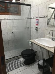 A bathroom at Regi House Hostel