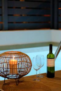 Nápoje v ubytování Aelia Seaside Luxury Suites