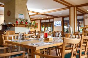 Restaurace v ubytování Etno Naselje Vrdnička kula