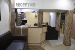 The lobby or reception area at Narayan Vishal By WB Inn, Patna
