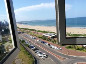 DURBAN BEACHFRONT - Tenbury 903