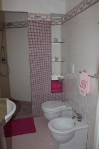 A bathroom at Bed and Breakfast Angolo Fiorito