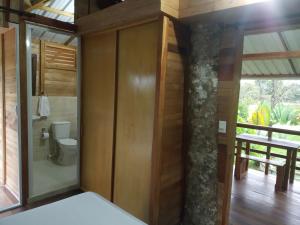 Vannituba majutusasutuses Hostal Suna Vito