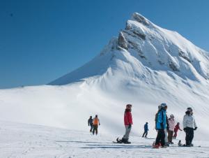 Skiing at a vendégházakat or nearby