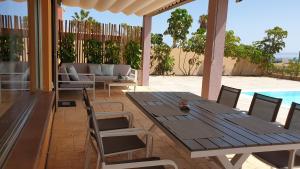 A balcony or terrace at Villa Brisa Golf Salinas