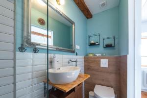 Kúpeľňa v ubytovaní Rustic Stone Villa Begovi Dvori- 15 minutes to Dubrovnik
