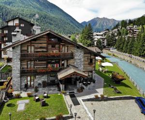 Foto da galeria de Hotel Bellevue em Champoluc