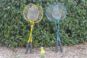 Tenis a/nebo squash v ubytování Au Mas de Janita nebo okolí