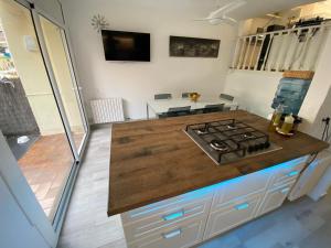 Kuchyň nebo kuchyňský kout v ubytování casa en Masnou junto a playa y tren