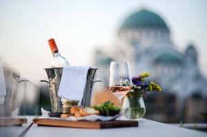 Nápoje v ubytování CRYSTAL Hotel Belgrade