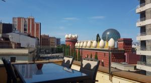 A balcony or terrace at Apartamento ático enfrente del Museo Dalí