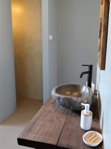 A bathroom at B&B De BonAparte