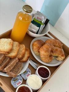 Opciones de desayuno para los huéspedes de Hotel del Mar