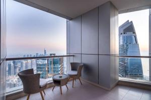 Key View - Torch Tower tesisinde bir balkon veya teras