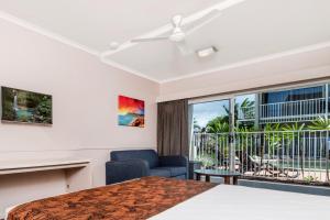 Postel nebo postele na pokoji v ubytování Comfort Inn Cairns City + 31 fotografií