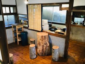 古民家宿　寝つきいいキツネ的厨房或小厨房