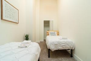 420 friendly 3br-2ba in Downtown Chicago with optional parking