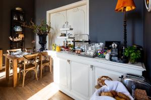 Kuchyň nebo kuchyňský kout v ubytování B&B Parijs aan de Kaai