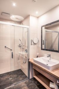 Bilik mandi di Hotel Föhrenhof