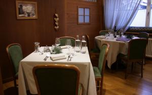 Εστιατόριο ή άλλο μέρος για φαγητό στο Hotel Larice Bianco