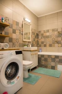 Ένα μπάνιο στο Olivia Home