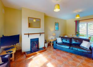 Uma área de estar em Seacliff Holiday Homes No 8 by Trident Holiday Homes