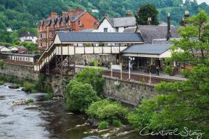 Et luftfoto af Wrexham Central Stay Apartment Seven