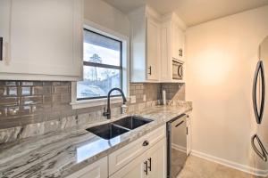 Condo on Lake Hamilton with Boat Slip and Pool!