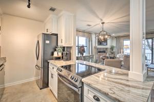 Condo on Lake Hamilton with Boat Slip and Pool!